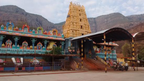 శ్రీ పెనుశిల లక్ష్మీ నరసింహ స్వామి ఆలయం-Penchalakona Temple